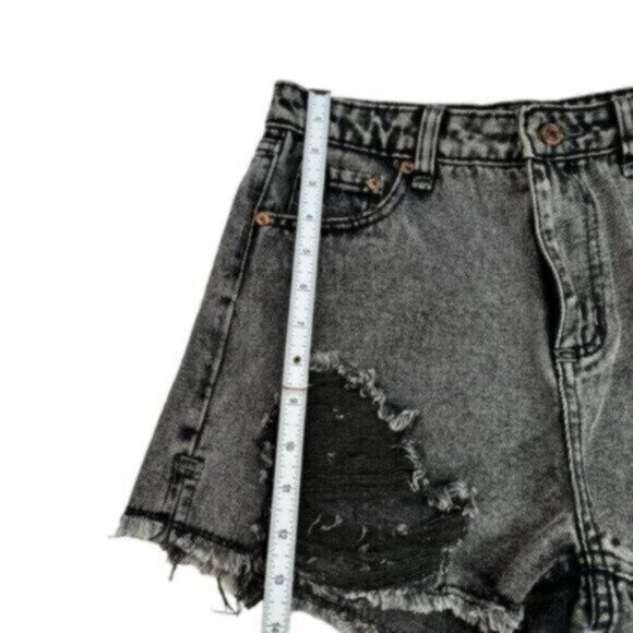 NWT Signature8 | Black Denim Distressed Shorts Size Medium - Picture 6 of 13
